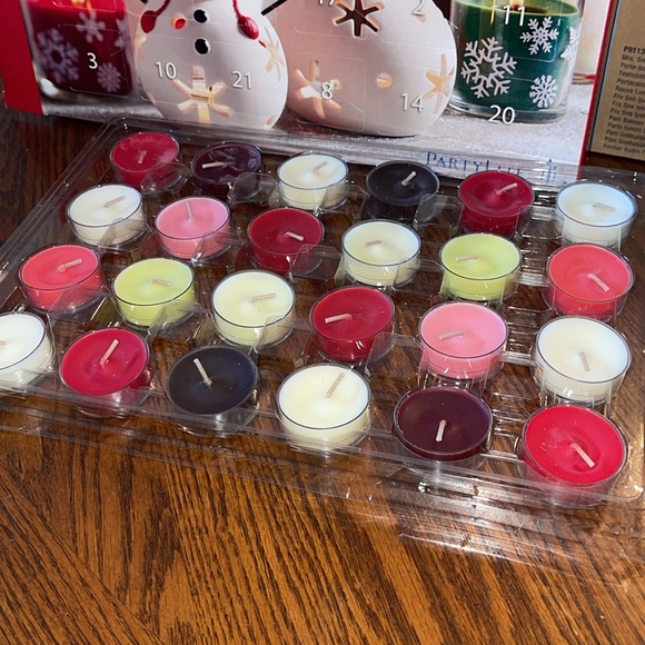 Snowman family candle holders - Picture 4 of 11